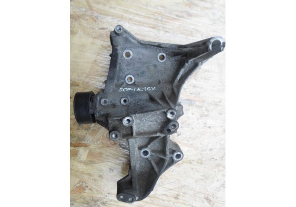 Кронштейн генератора Renault Scenic, Megane 1.8, 2.0 16V, 7700054611